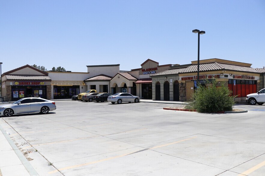 More Photos Of 15517 Village Dr, Victorville Storefront Retail Office For Lease