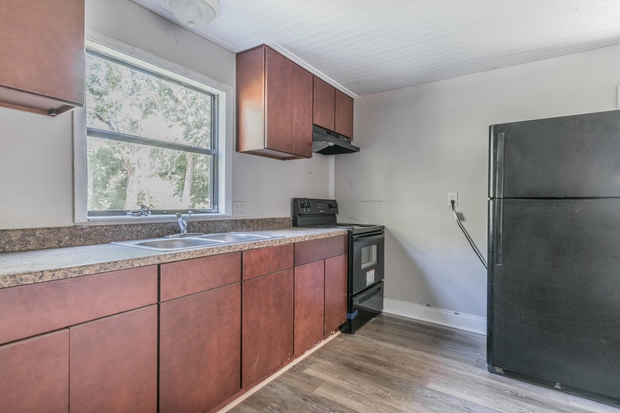 More Photos Of 822 Grand Central St, Clearwater Apartments For Sale