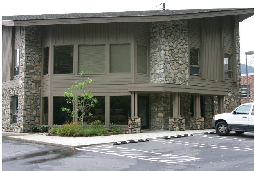 More Photos Of 1091 Hendersonville Rd, Asheville Medical For Lease