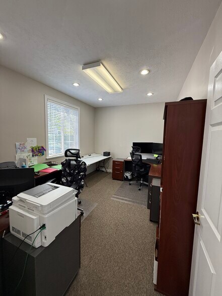 More Photos Of 1106 E South Union Ave, Midvale Office For Sale