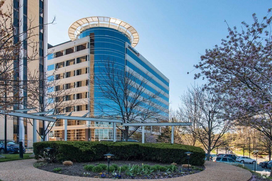 More Photos Of 7619 Little River Tpke, Annandale Office For Lease