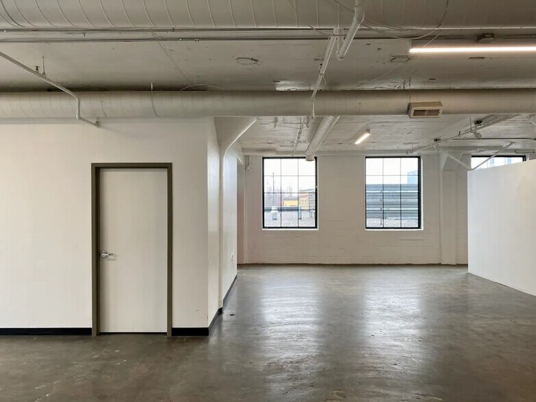 More Photos Of 1729 N 2nd St, Minneapolis Flex For Lease