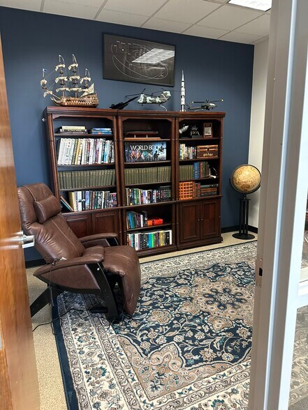 More Photos Of 16740 Birkdale Commons Pky, Huntersville Office Residential For Lease