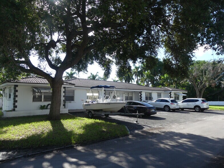 More Photos Of 213 SE Park St, Dania Apartments For Sale