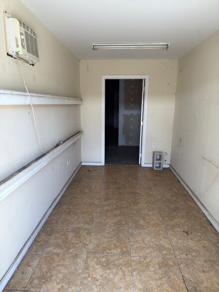 More Photos Of 18210 Paulson Dr, Port Charlotte Unknown For Lease