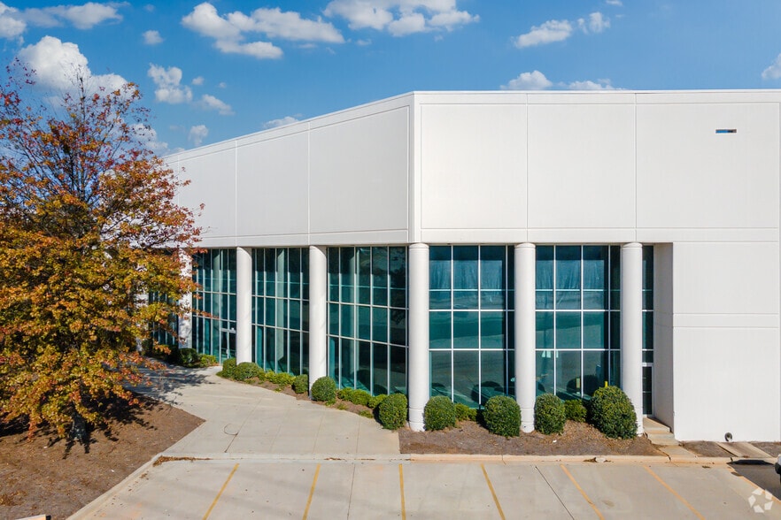 Primary Photo Of 200 Eagles Landing Pky, Stockbridge Unknown For Lease