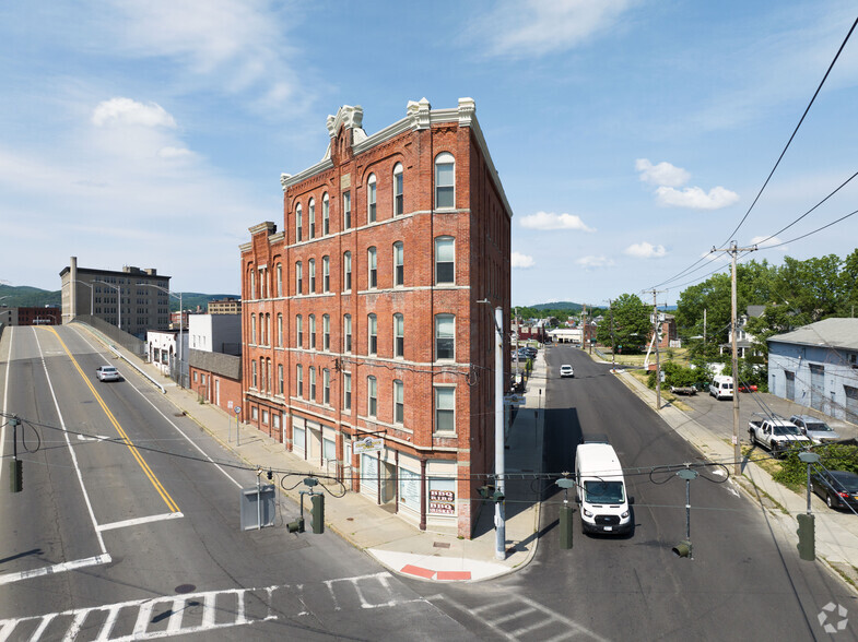 Primary Photo Of 213 Chenango St, Binghamton Apartments For Lease