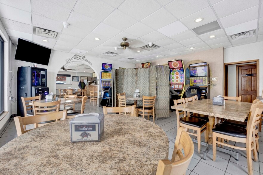More Photos Of 750 N Addison Rd, Villa Park Restaurant For Sale