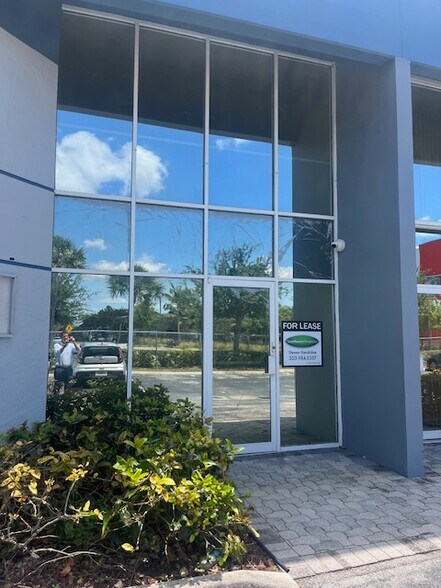 More Photos Of 16115 SW 117th Ave, Miami Showroom For Sale