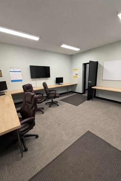 More Photos Of 1394 Alpha dr, Mcminnville Light Distribution For Lease