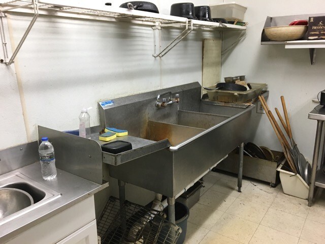 More Photos Of 541 University Pkwy, University Park Convenience Store For Sale