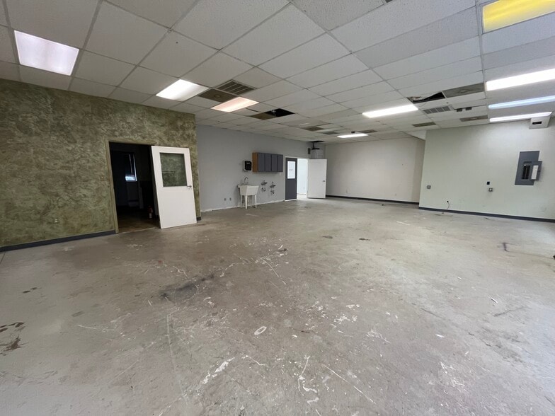 More Photos Of 11835 Canon Blvd, Newport News Office For Lease