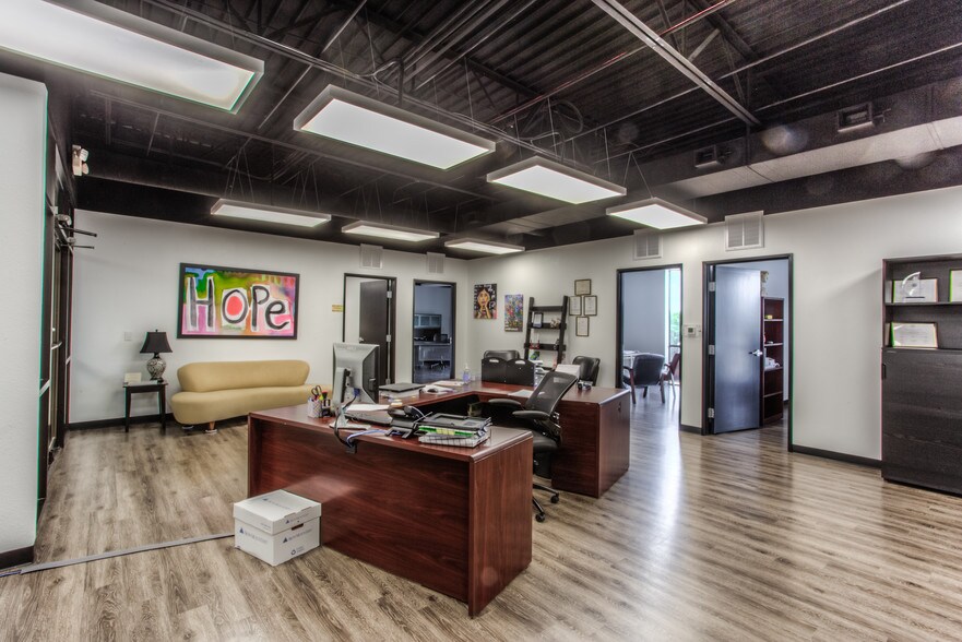 More Photos Of 6464 Brentwood Stair Rd, Fort Worth Office For Sale
