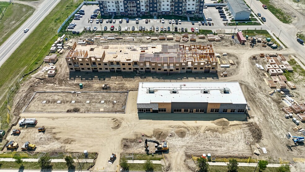 More Photos Of 1 Beacon Hill Dr, Sylvan Lake Storefront For Lease