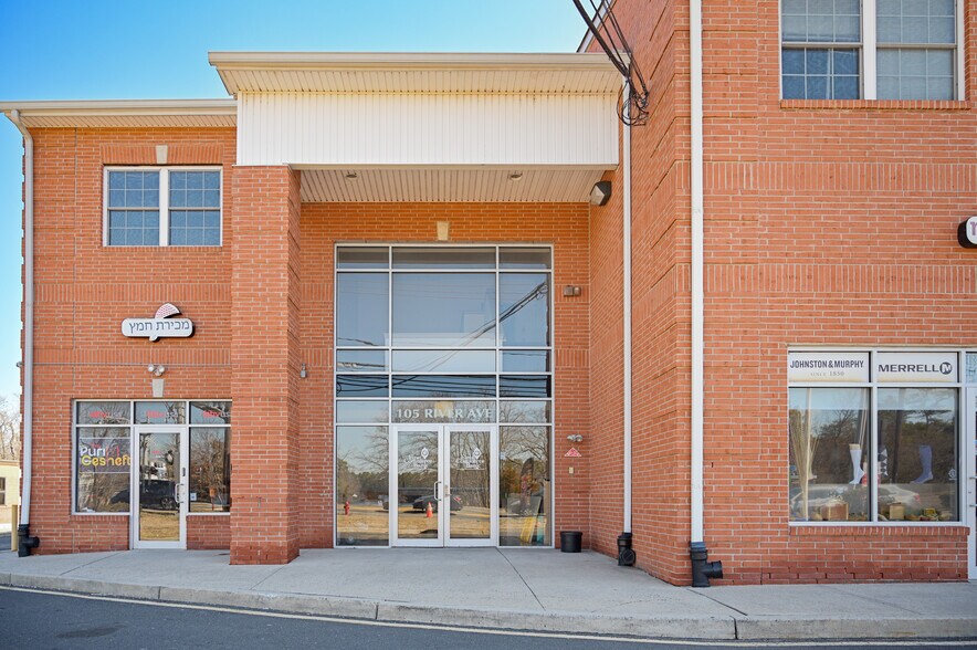 More Photos Of 105 River Ave, Lakewood Office For Lease
