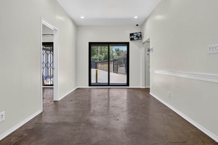 More Photos Of 4925 Sepulveda Blvd, Sherman Oaks Office For Sale