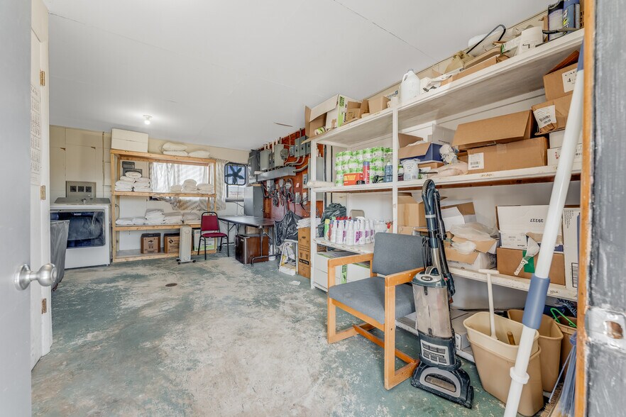 More Photos Of 21507 Seneca Trl, Marlinton Hotel For Sale