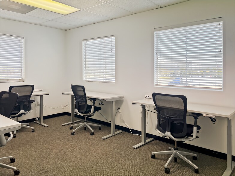 More Photos Of 325 S Stemmons Fwy, Lewisville Coworking Space