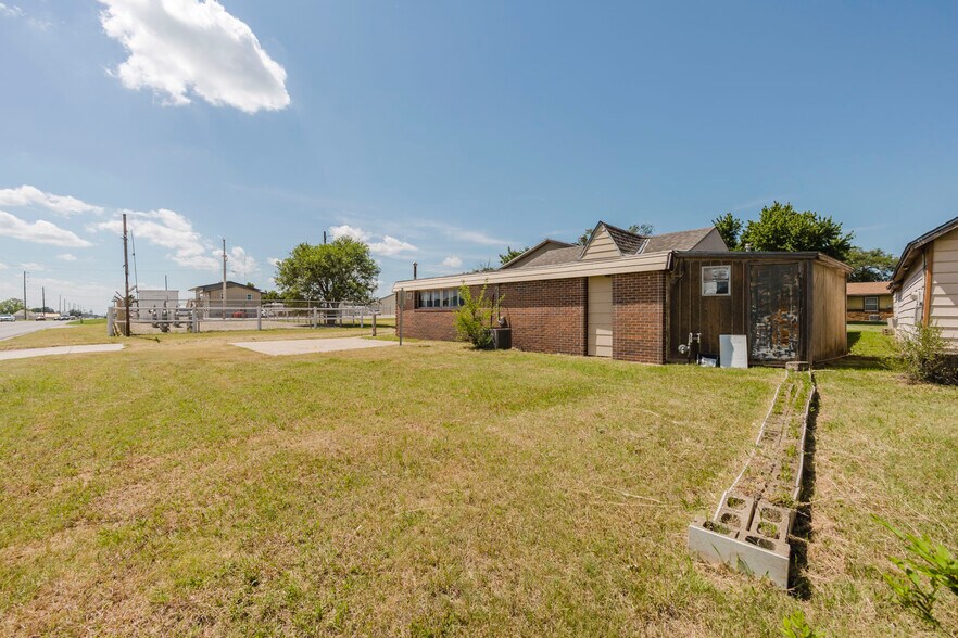 More Photos Of 1610 W 6th Ave, El Dorado General Retail For Sale