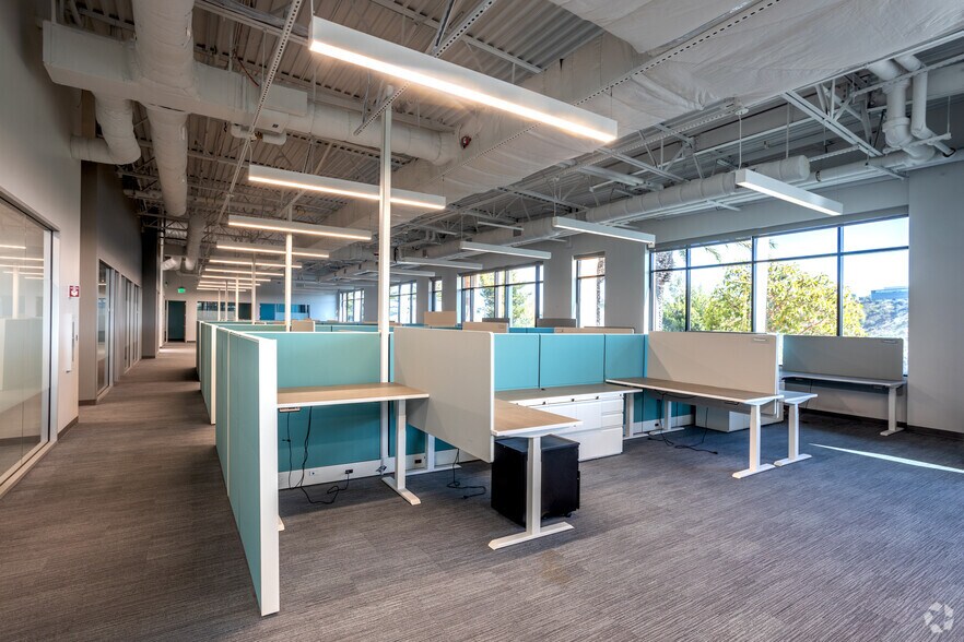 More Photos Of 4930 Directors Pl, San Diego Unknown For Lease