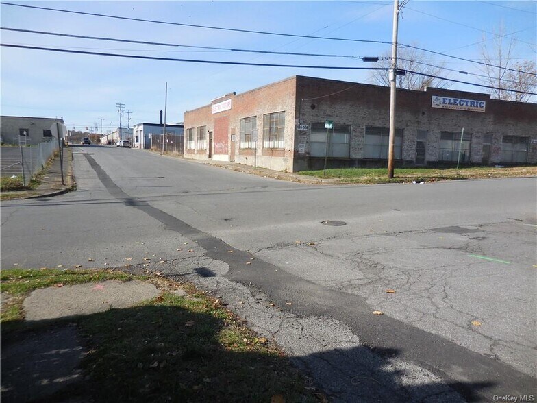 More Photos Of 138 Mill St, Newburgh Industrial For Lease