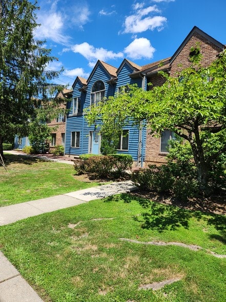 More Photos Of 1425 Pompton Ave, Cedar Grove Medical For Sale