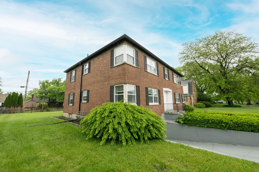 More Photos Of 349 Orchard Dr, Oakwood Apartments For Sale