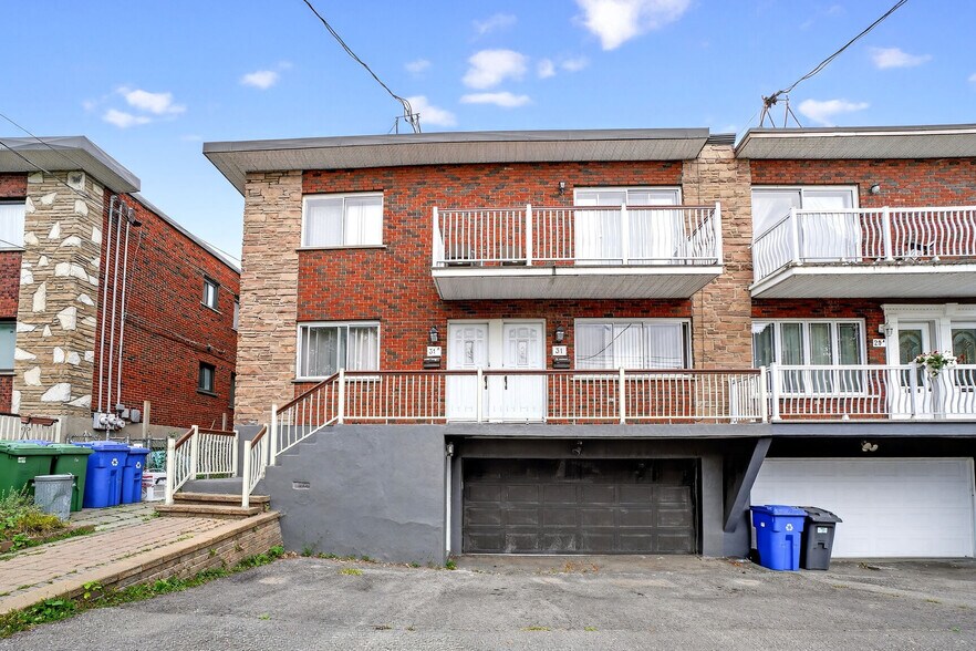 Primary Photo Of 31 Rue Northview, Montréal-Ouest Multifamily For Sale