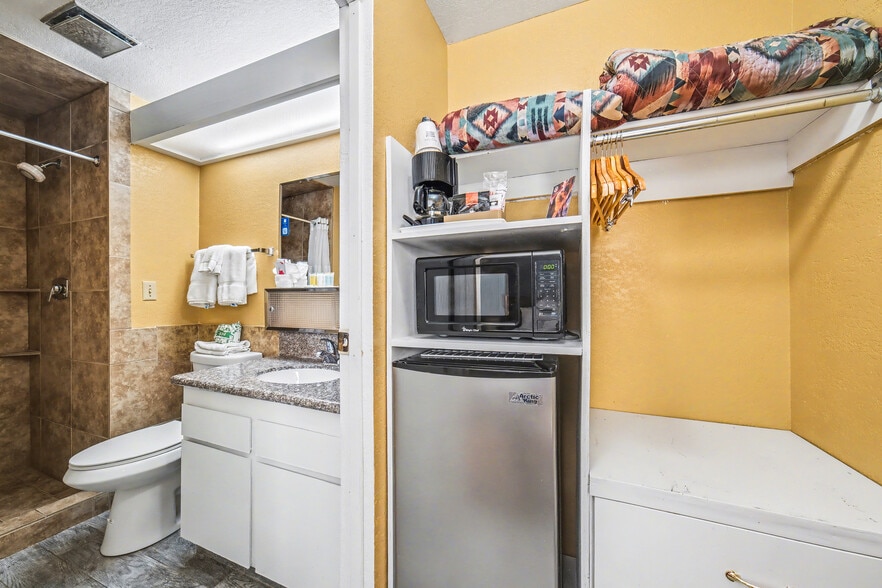 More Photos Of 386 E 300 S, Kanab Hotel For Sale