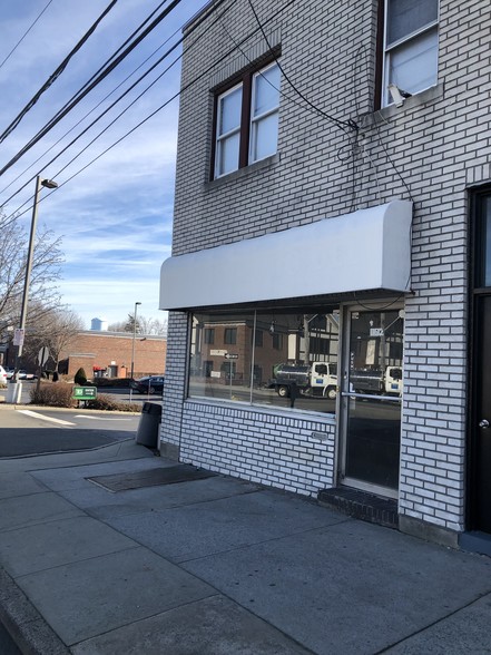 More Photos Of 360-362 Jericho Tpke, Floral Park Storefront Retail Office For Lease
