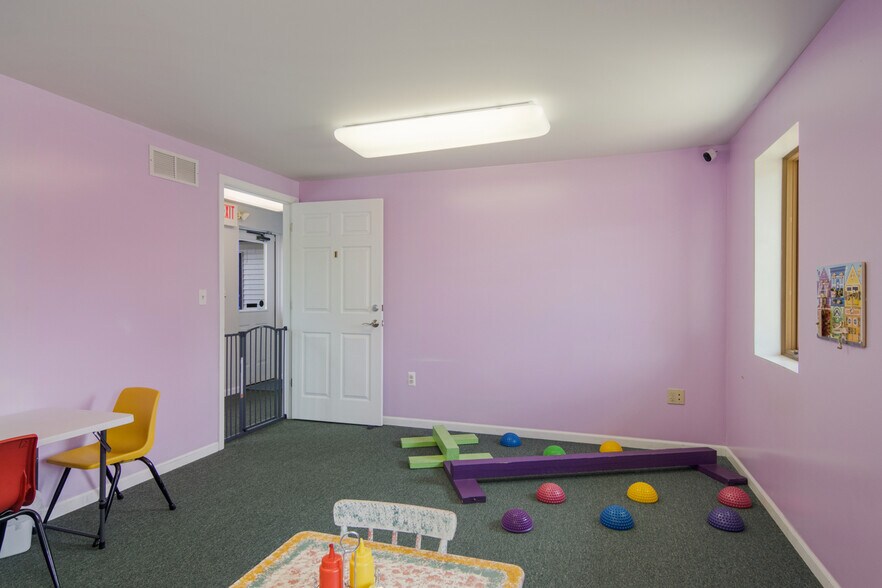 More Photos Of 1070 W Houghton Lake Dr, Prudenville Medical For Sale