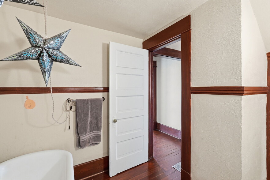 More Photos Of 1004 N 6th Ave, Tucson Office For Sale
