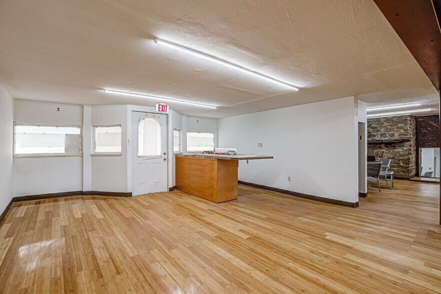 More Photos Of 216 E Main St, Batavia Storefront Retail Residential For Sale