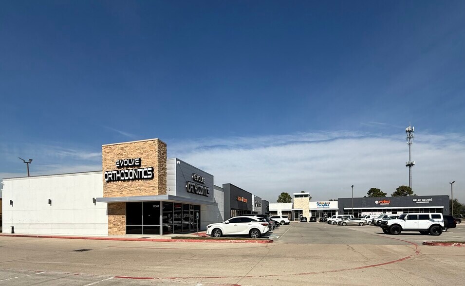 More Photos Of 11501 N Sam Houston Pky E, Humble Unknown For Lease