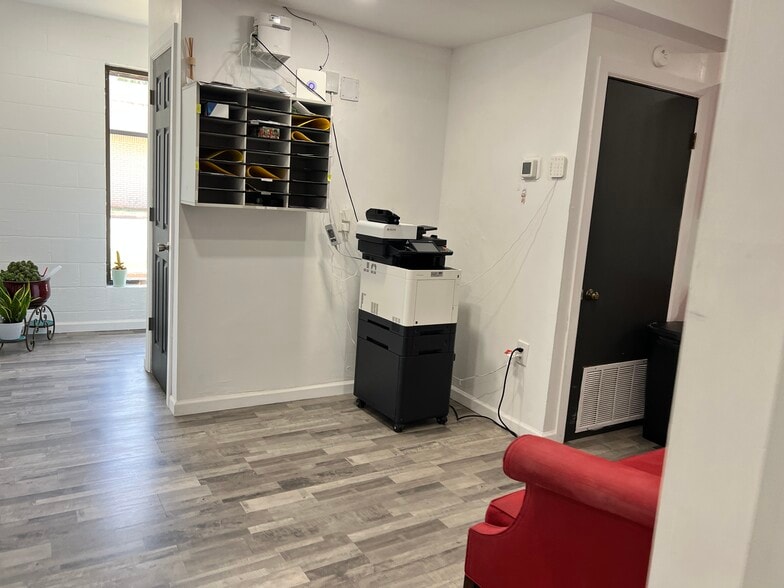 More Photos Of 7200 S Pennsylvania Ave, Oklahoma City Office Residential For Lease