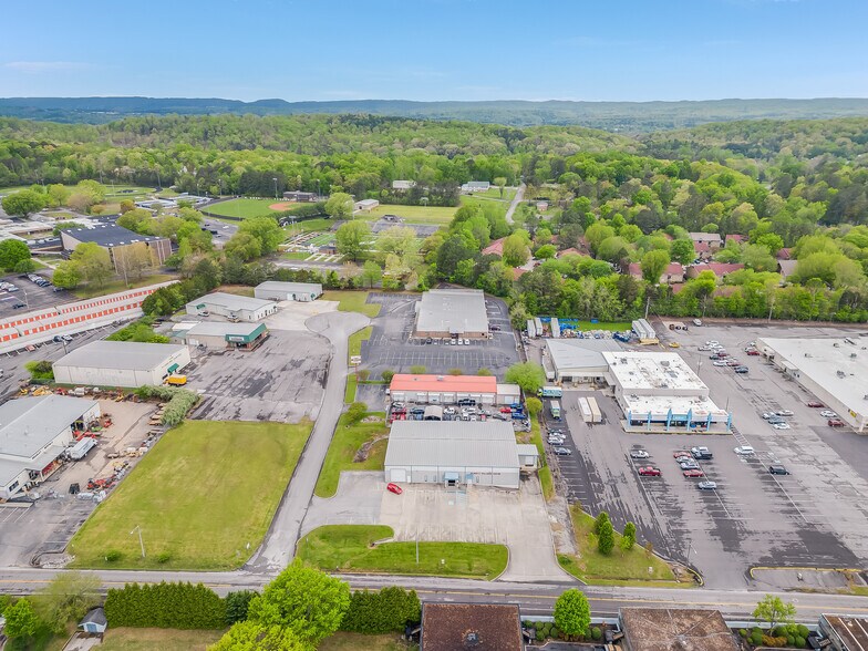 More Photos Of 950 Starvue Dr NW, Cleveland Office For Sale