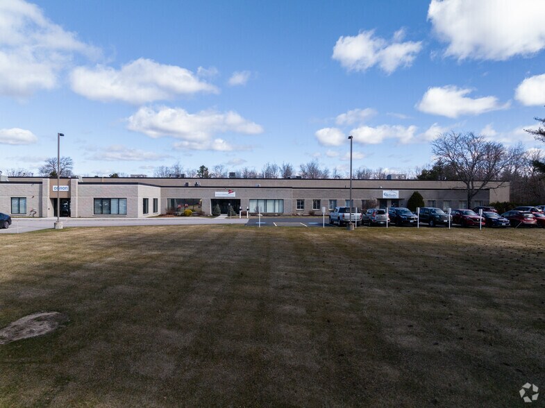 More Photos Of 10 Columbia Dr, Amherst Manufacturing For Lease