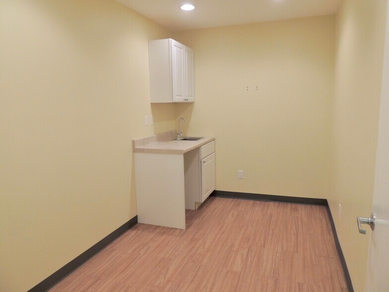 More Photos Of 100 S Highland Ave, Ossining Office For Lease