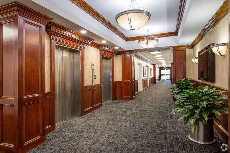 More Photos Of 222 Middle Country Rd, Smithtown Medical For Lease