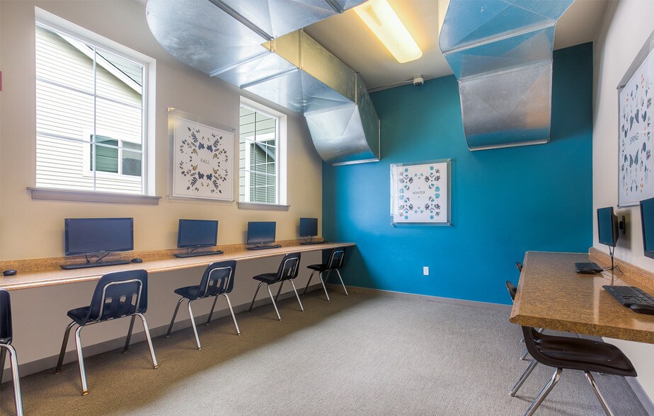 More Photos Of 12722 SE 312th St, Auburn Apartments For Lease