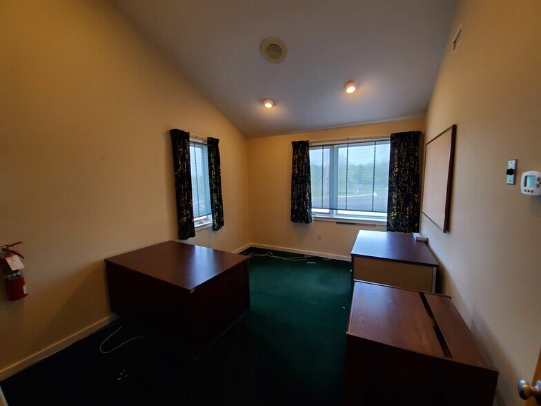 More Photos Of 920 Lawn Ave, Sellersville Medical For Sale