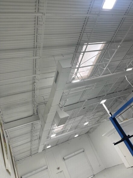 More Photos Of 5629 Star Ln, Houston Service For Lease