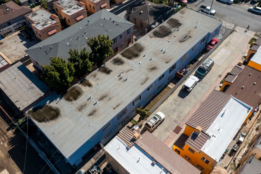 More Photos Of 921 W 82nd St, Los Angeles Apartments For Sale