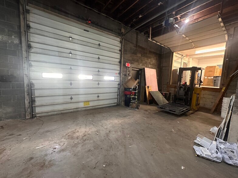 More Photos Of 1623-1635 Chicago Dr SW, Grand Rapids Freestanding For Lease