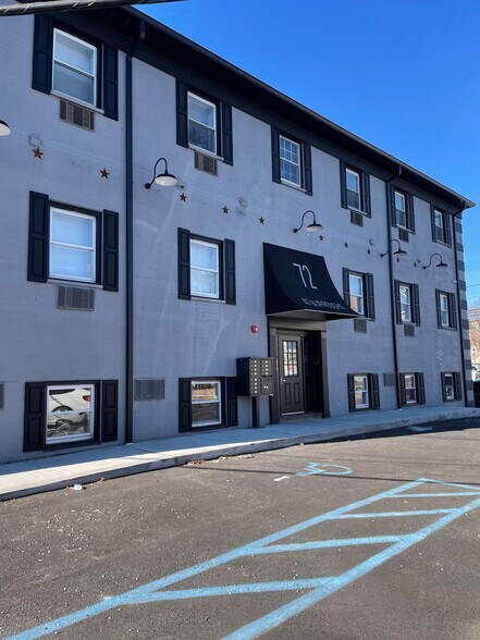 More Photos Of 72 Burroughs Pl, Bloomfield Office Residential For Lease