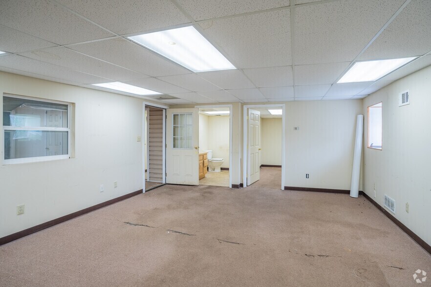 More Photos Of 9296 S Main St, Jonesboro Service For Sale