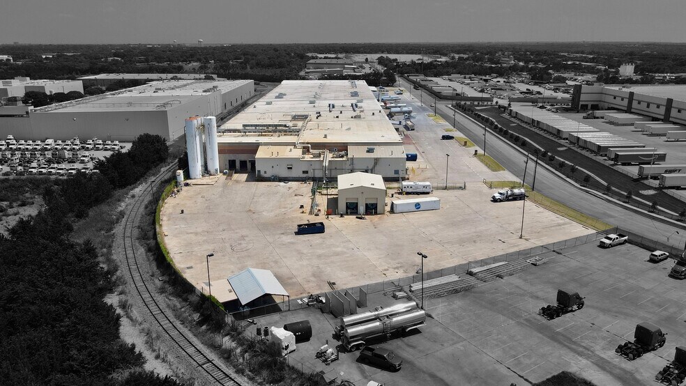 More Photos Of 3638-4000 Dan Morton Dr, Dallas Food Processing For Lease