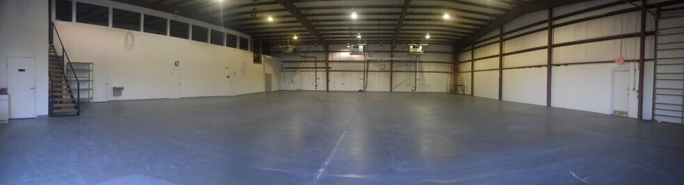 More Photos Of 4126 Louis Ave, Holiday Warehouse For Sale