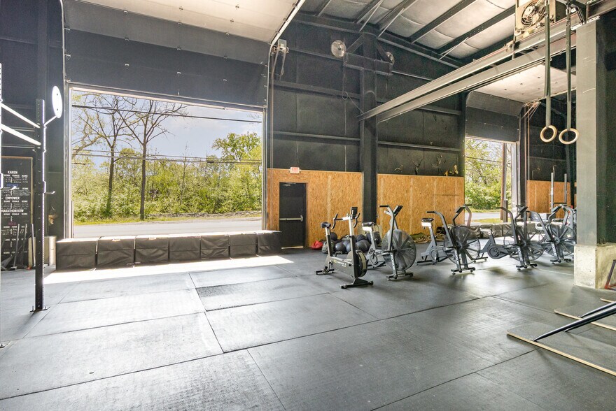 More Photos Of 77 Foundry Ave, Batavia Warehouse For Sale