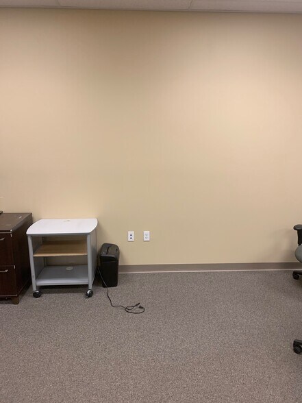 More Photos Of 2480 N Decatur Blvd, Las Vegas Light Manufacturing For Lease